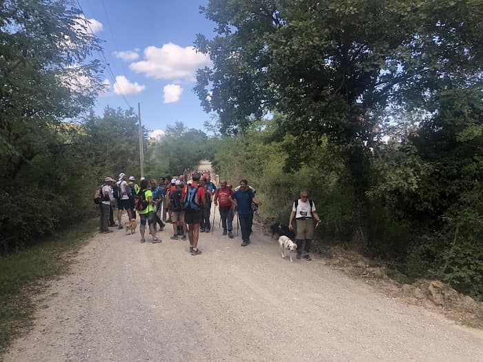 incontro con un altro gruppo di pellegrini